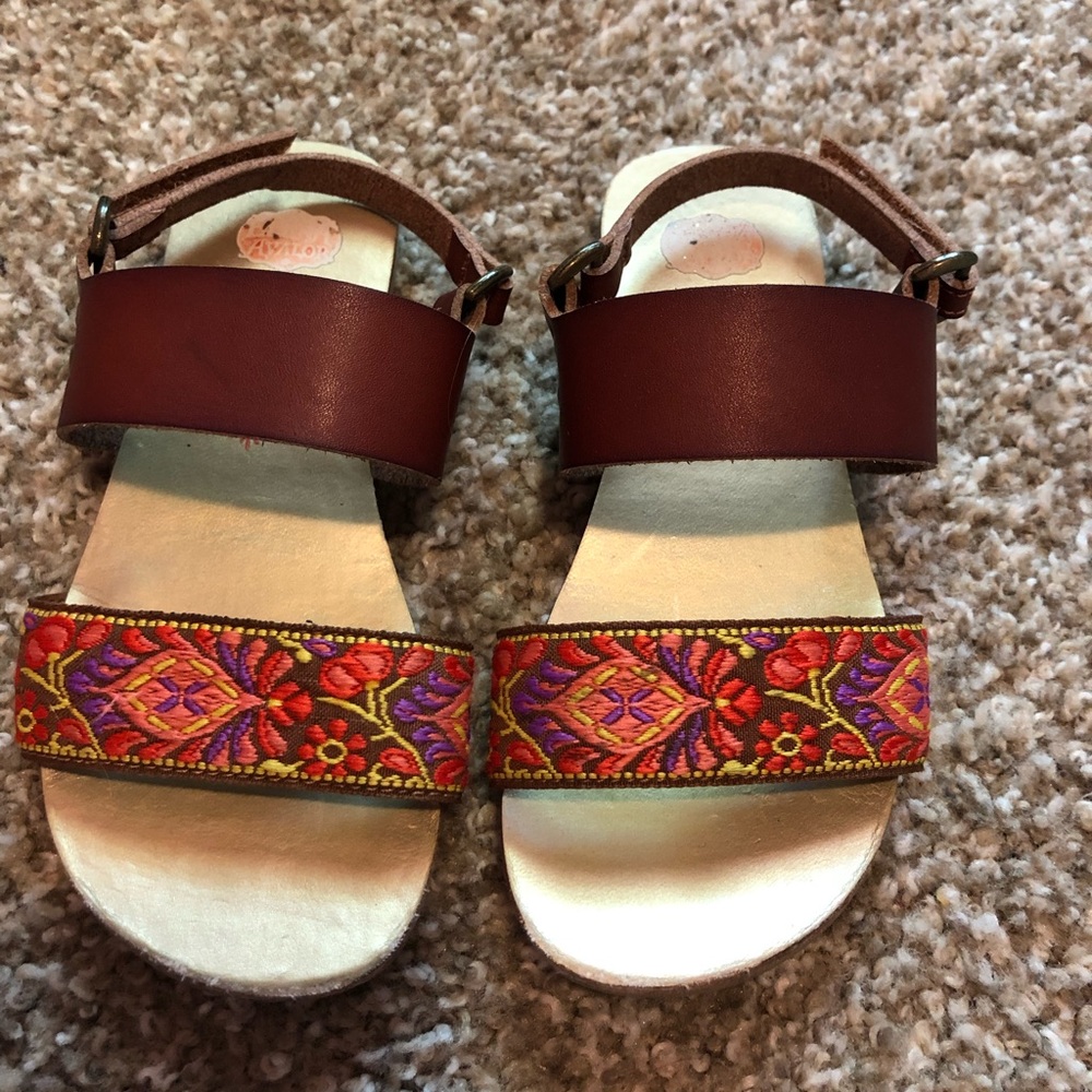 Brown toddler girls sandals